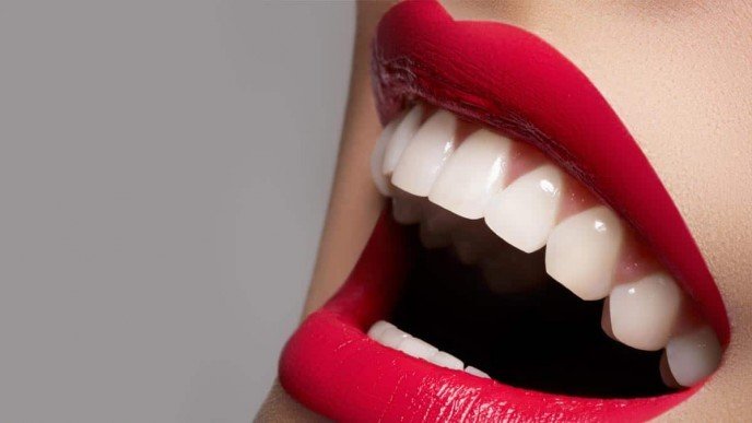 Cómo determinar el tono blanco perfecto para nuestros dientes