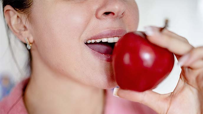 ¿Cómo fortalecer los dientes y las encías?