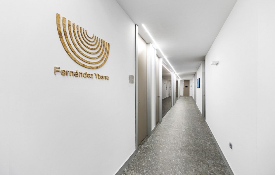 Instalaciones pasillo clinica dental